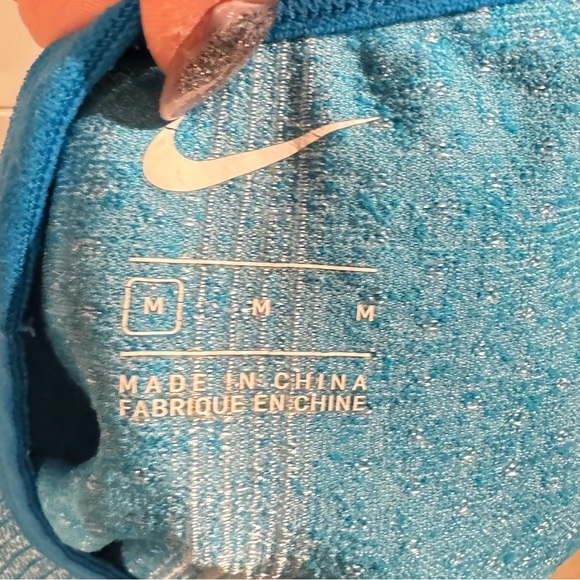 Nike Seamless City Ready Training Crop Top - Picture 7 of 7